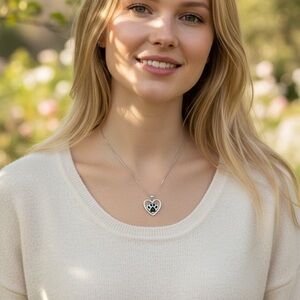 New 8” Sterling Silver marked 925 Italy Heart Paw Pendant Necklace